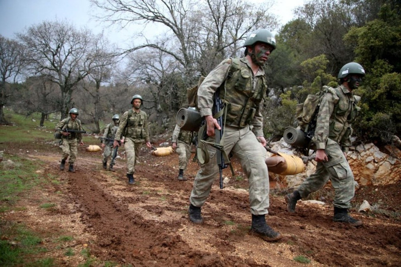 Dünyanın en zorlu askeri eğitimi böyle tatbikat görülmedi! - Resim: 3