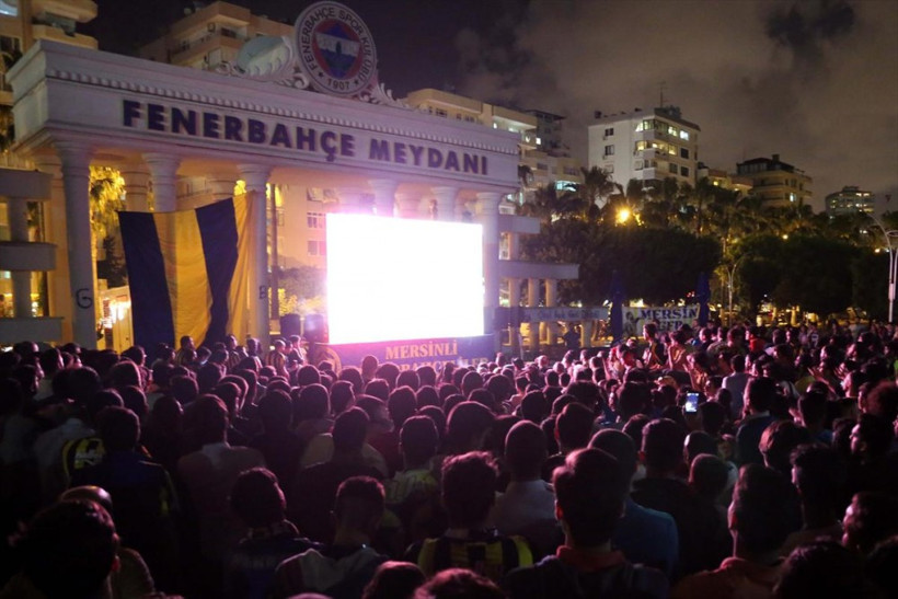 Türkiye, Fenerbahçe - Olympiakos maçını böyle izledi - Resim: 3