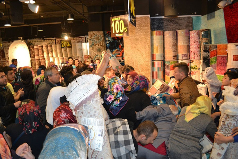 Hepsi oraya koştu kapış yaptılar izdihamın nedenine bakın! - Resim: 1