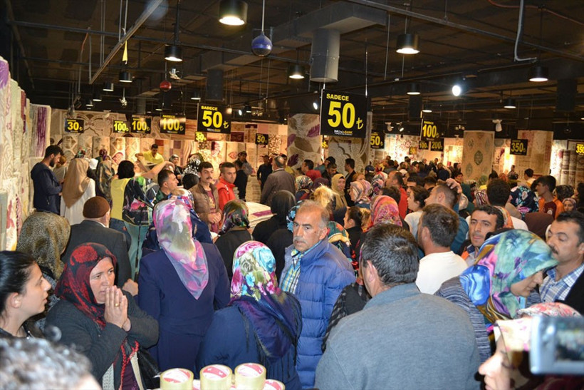 Hepsi oraya koştu kapış yaptılar izdihamın nedenine bakın! - Resim: 2