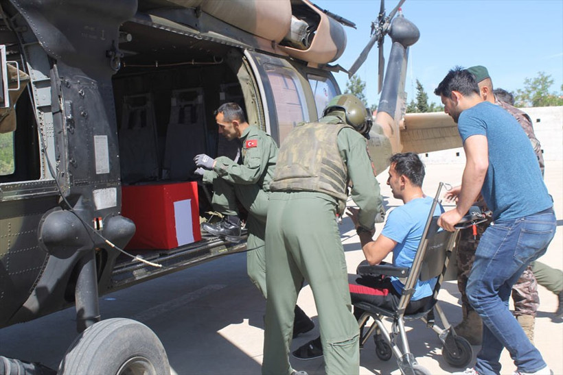 Şehidin başından bir an bile ayrılmadılar bakın onlar kim - Resim: 2
