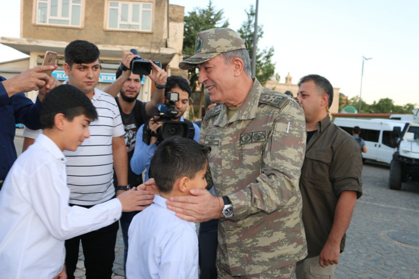 Hulusi Akar Siirt'te kararlılık mesajı verdi - Resim: 2