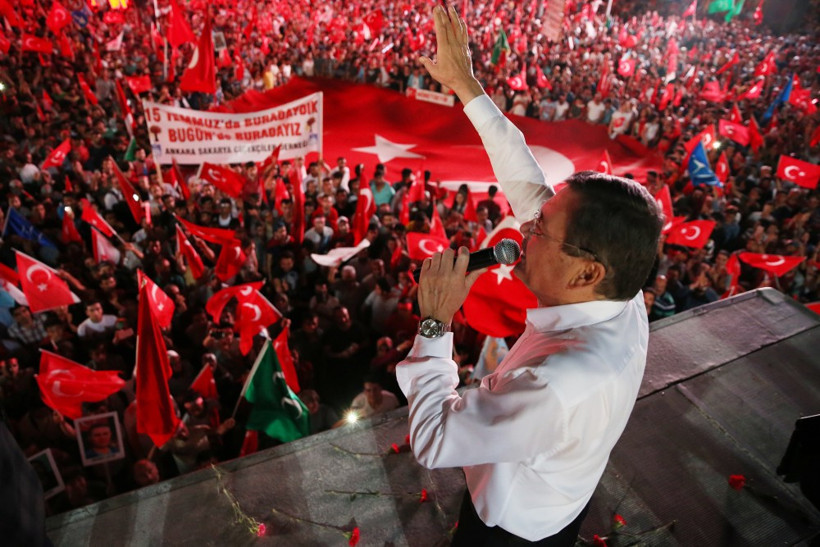 Ankaralılar Kızılay Milli İrade Meydanı'nı doldurdu - Resim: 2