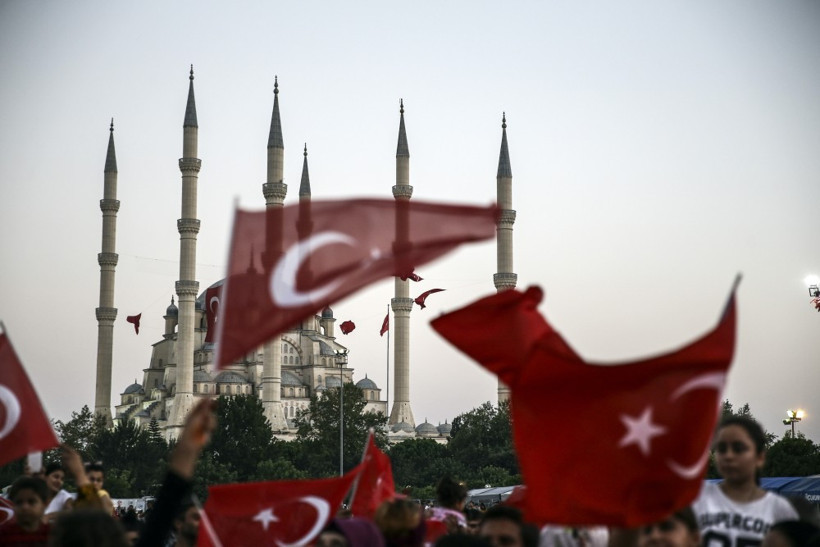  Adana'da demokrasi nöbeti devam ediyor - Resim: 3