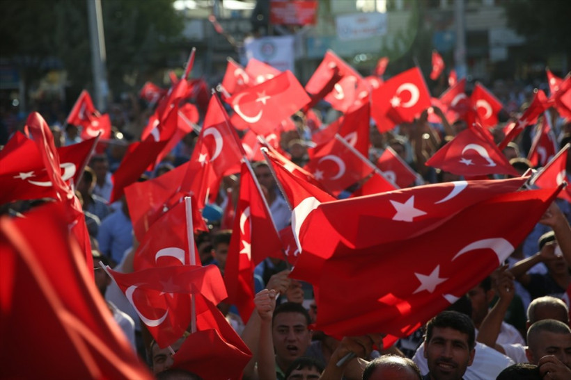 Suruç'ta binlerce kişi teröre böyle meydan okudu - Resim: 3