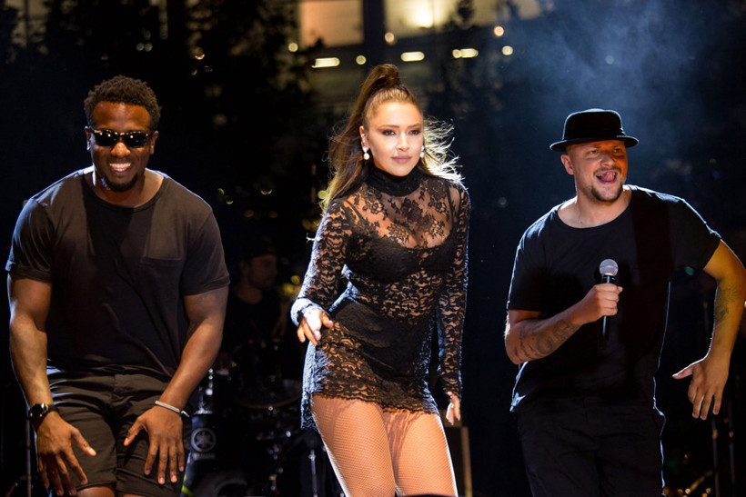 Hadise dantel kıyafeti ile büyüledi - Resim: 3