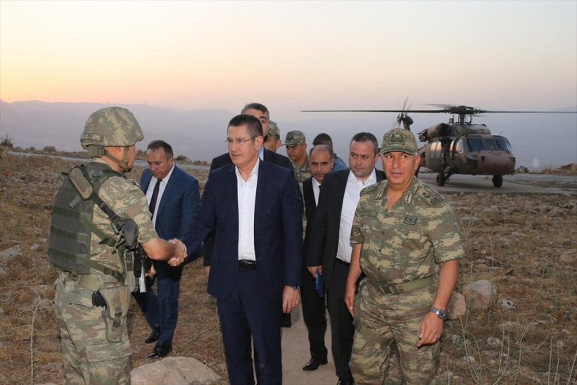 Canikli bin 170 rakımlı bölgede Mehmetçik'le bayramlaştı - Resim: 2