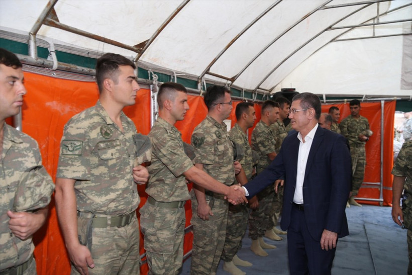 Canikli bin 170 rakımlı bölgede Mehmetçik'le bayramlaştı - Resim: 4