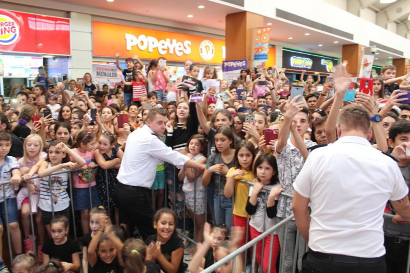 Aleyna Tilki izdihamı: Gerginlik yaşandı! - Resim: 2