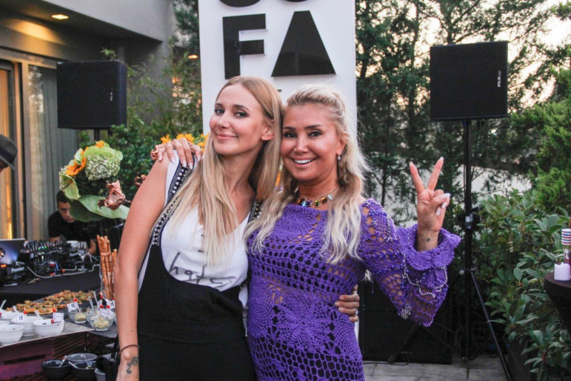 Önce şampanya patlattı sonra jakuziye girdi - Resim: 4