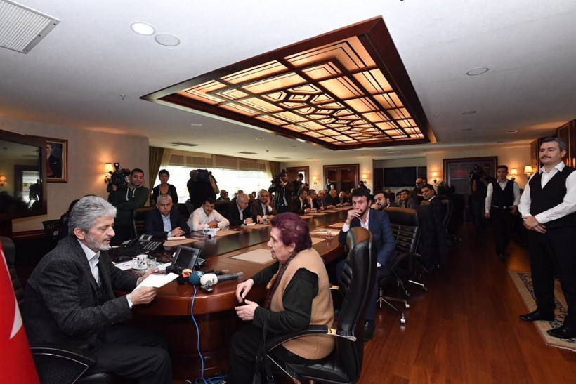 Başkan Mustafa Tuna vatandaşların sorunlarını dinledi - Resim: 1