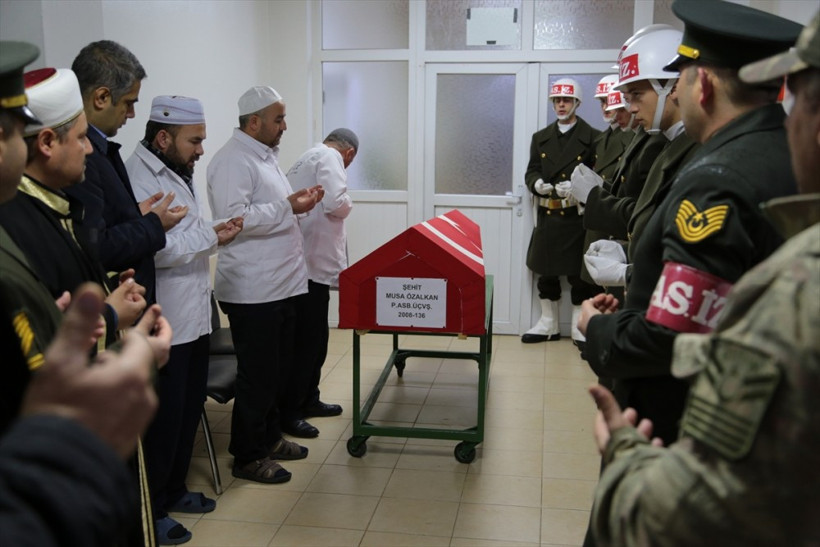 Afrin şehidi astsubay dualarla uğurlandı - Resim: 1