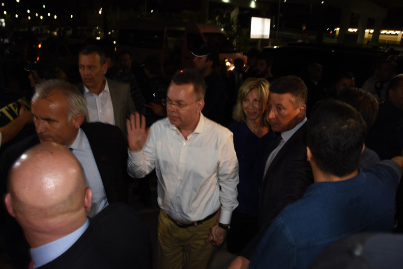 Papaz Rahip Brunson Türkiye'den ayrıldı! - Resim: 4