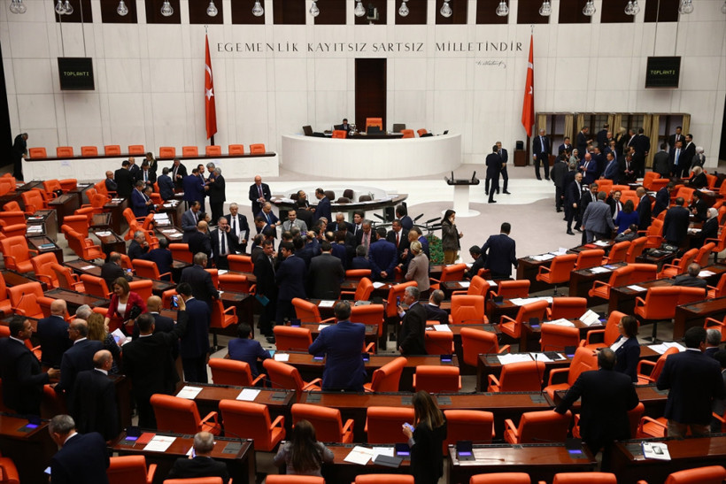 MHP muhalefete destek verdi EYT geçti TBMM'de sevinç çığlıkları - Resim: 3