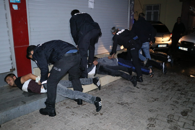 Film sahnelerini aratmayan kovalamaca! Sıralı 5'li böyle yakalandı - Resim: 2