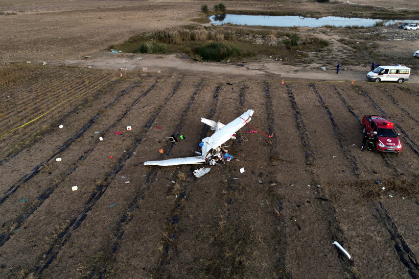 Antalya'da eğitim uçağı düştü! - Resim: 1