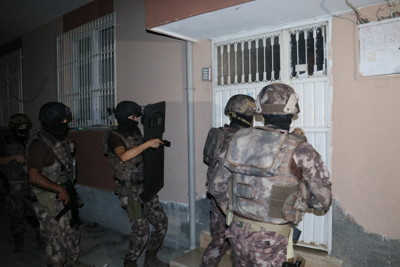 Sosyal medya propaganda yapan PKK’lılara şafak vakti baskın - Resim: 4