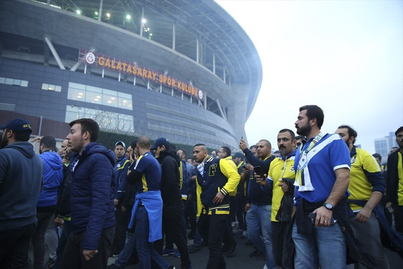 Fenerbahçeliler stada böyle geldi: Gözaltılar var! - Resim: 2