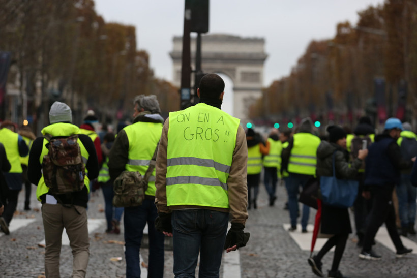 Fransa'da akaryakıt zammı protestoları sürüyor - Resim: 1