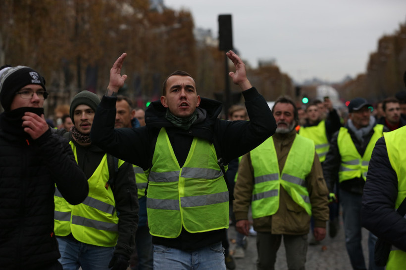 Fransa'da akaryakıt zammı protestoları sürüyor - Resim: 2