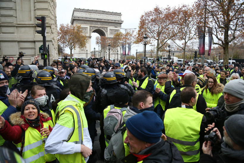 Fransa'da akaryakıt zammı protestoları sürüyor - Resim: 4