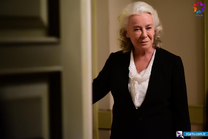 İstanbullu Gelin'de dengeleri değiştirecek veda! Başrol oyuncularından biri... - Resim: 2