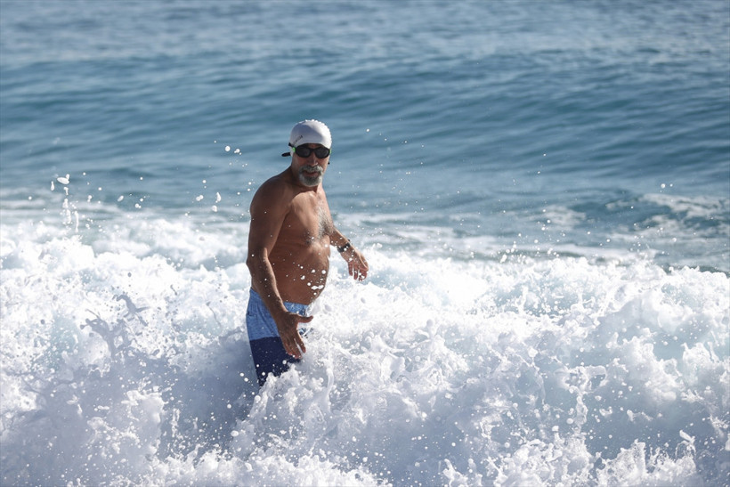 Aynı gün 4 mevsimi yaşatan şehir! Zirvede kar, sahilde deniz keyfi - Resim: 2