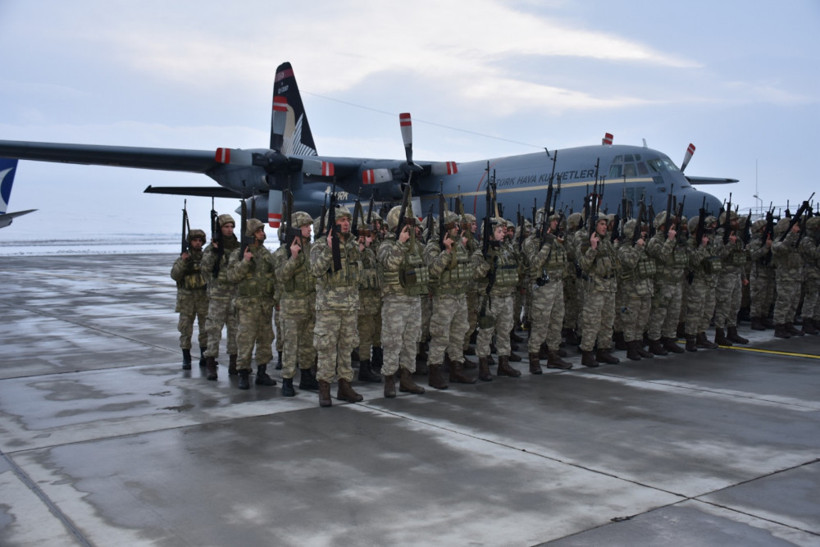 Sarıkamış'ta görevli komandolar sınıra sevk edildi - Resim: 2