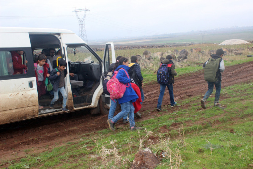 Siverek'te öğrenciler eşek sırtında çıplak ayakla okula gidiyor - Resim: 4