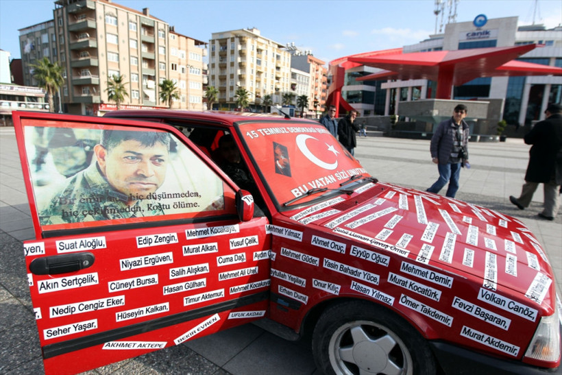  Otomobilini şehit isimleriyle kapladı - Resim: 2