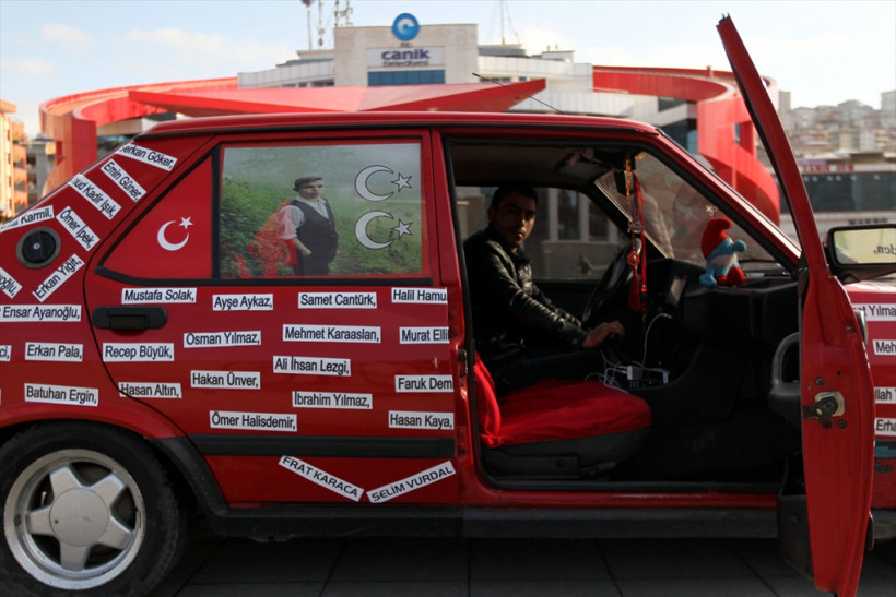  Otomobilini şehit isimleriyle kapladı - Resim: 3