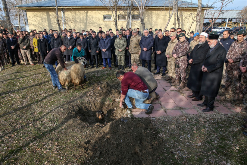 PÖH'ler Afrin'e böyle uğurlandı! 44 kişilik 2 tim... - Resim: 4