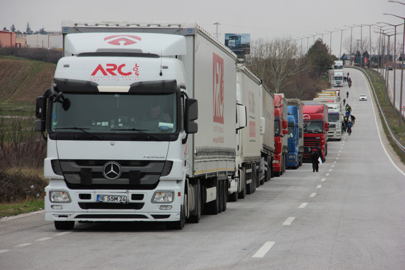 Günlerdir bekleyenler var: Kuyruk 22 kilometreye ulaştı! - Resim: 4