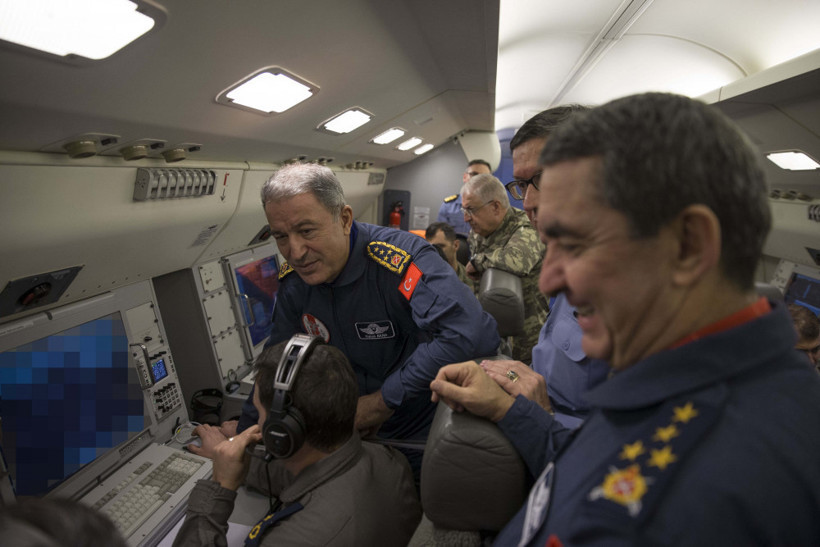 Orgeneral Akar: Hem Afrin'i hem de Ege'yi kontrol edebilecek güce sahibiz - Resim: 1