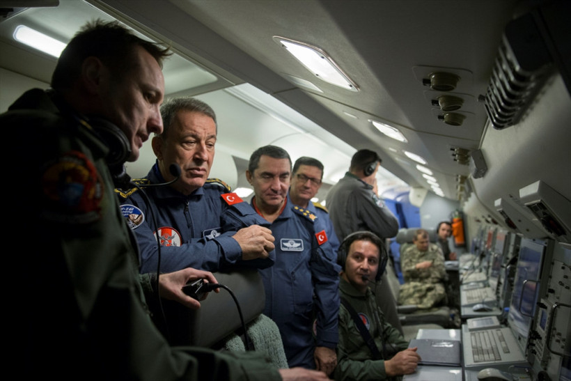 Orgeneral Akar: Hem Afrin'i hem de Ege'yi kontrol edebilecek güce sahibiz - Resim: 2