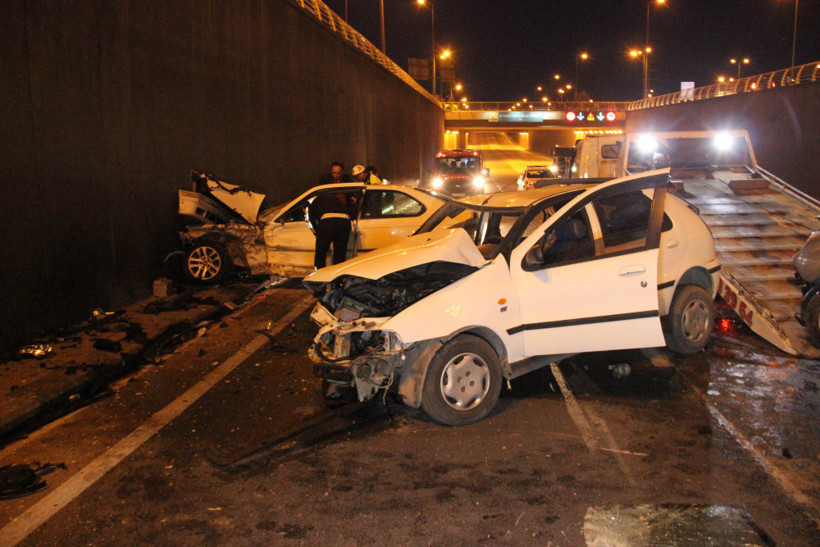 Alkollü sürücü dehşeti: 3’ü polis çok sayıda yaralı var! - Resim: 4