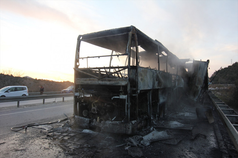 Çorum'da otobüs tıra çarptı! Ölenlerin kimlikleriyle ilgili... - Resim: 2