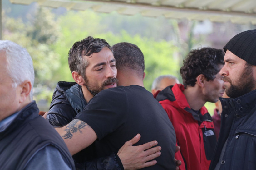 Şarkıcı Resul Dindar’ın zor anları: Annesine böyle veda etti! - Resim: 2