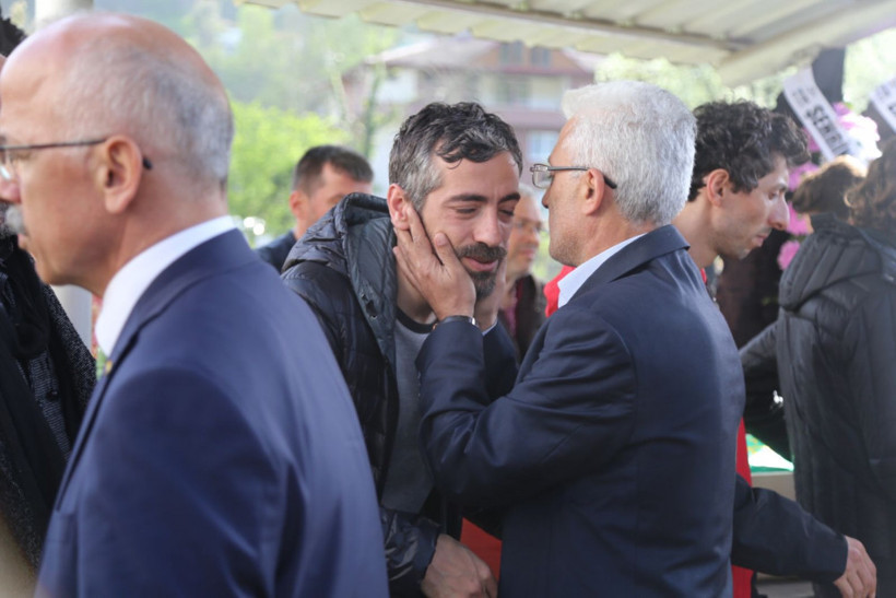 Şarkıcı Resul Dindar’ın zor anları: Annesine böyle veda etti! - Resim: 3