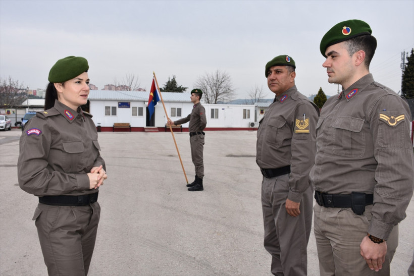 Jandarmanın göz bebeği: Refika Teğmen - Resim: 1