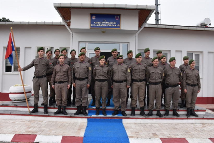 Jandarmanın göz bebeği: Refika Teğmen - Resim: 2