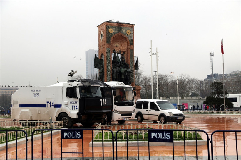 Taksim'de neler oluyor? Giriş ve çıkışları kapatıldı... - Resim: 1