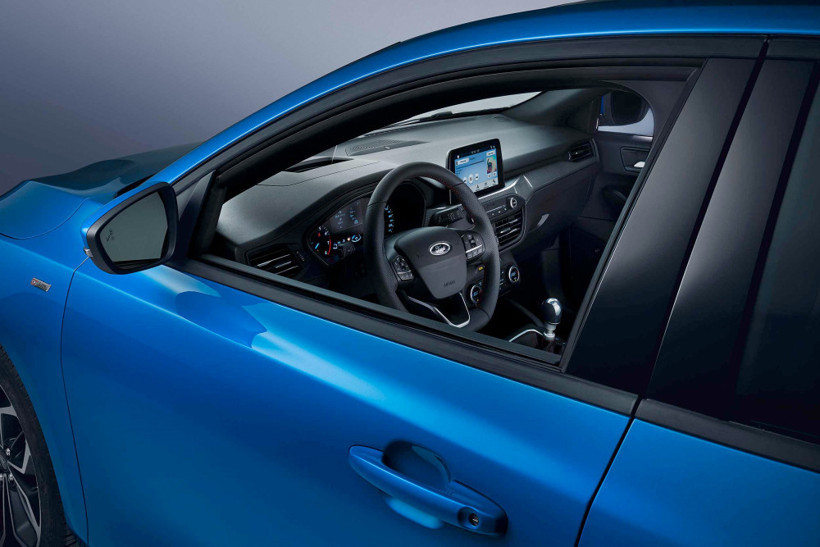 Yeni Ford Focus tanıtıldı tamamen yenilendi - Resim: 4