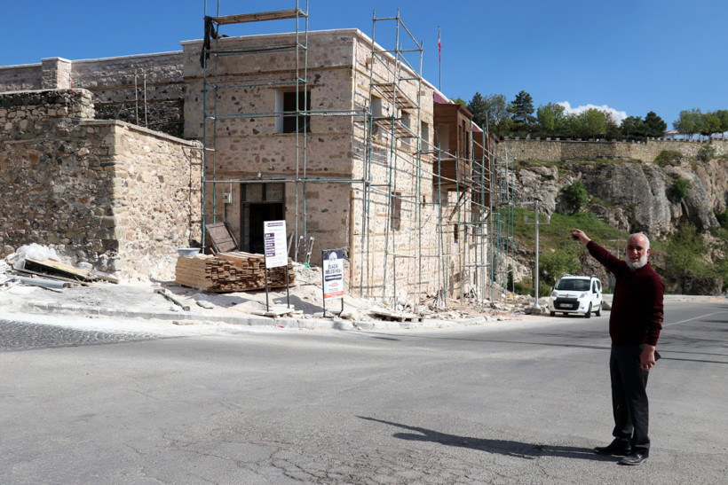 Tarihi binada kirişlere saklanmış paralar bulundu - Resim: 2