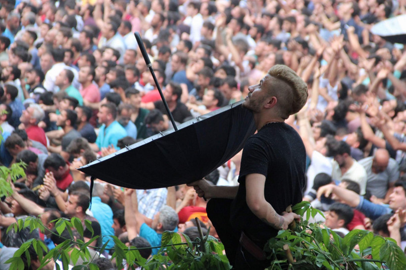 6 ton dağıtıldı: Yakalamak için akın ettiler! - Resim: 2