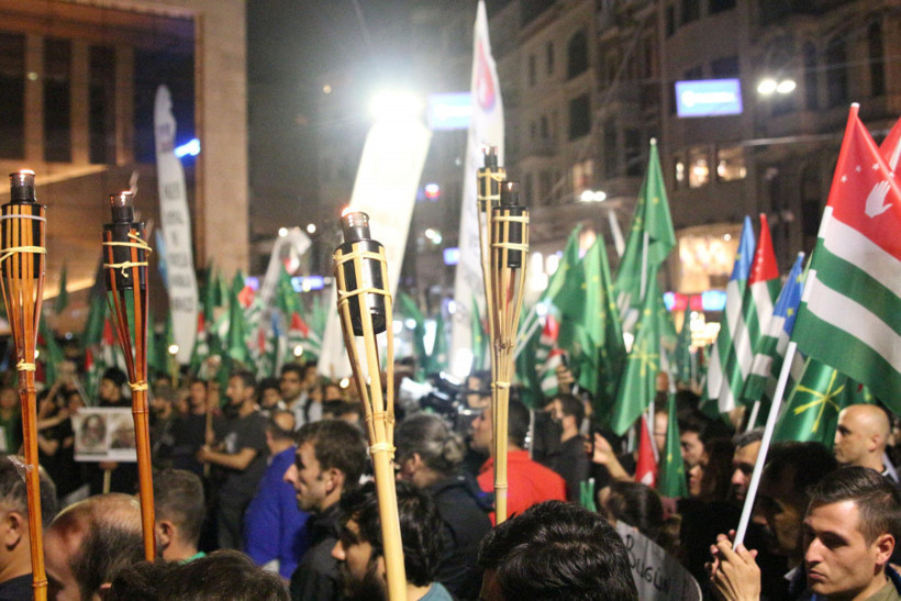 Çerkes Sürgünü ve soykırımının 154. yılı Taksim'de anıldı - Resim: 2