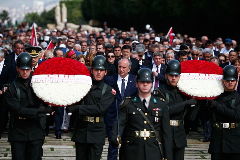 Muharrem İnce Anıtkabir'de dua etti! Turlara başladı... - Resim: 2
