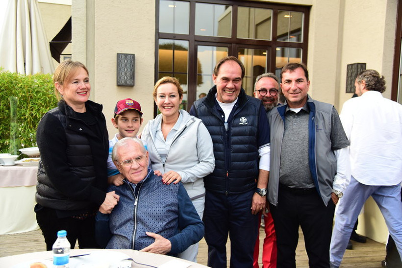 Erdoğan Demirören'in eşi ve çocukları kimdir? Az bilinen oğlu ve kızı.. - Resim: 1