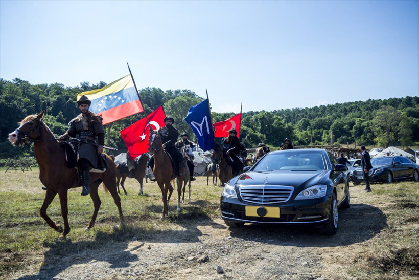 Venezuela Devlet Başkanı Maduro Diriliş setinde - Resim: 2