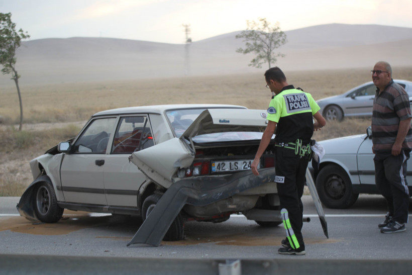 Feci kazada 19 araç birbirine girdi: Çok sayıda yaralı var! - Resim: 2